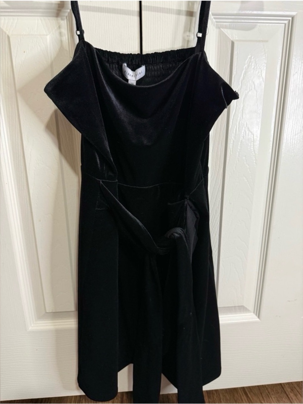 Black Velvet Midi Dress Tie Waist Minimalist Cocktail Party Dress Size 9/10 NWT - Picture 3 of 3